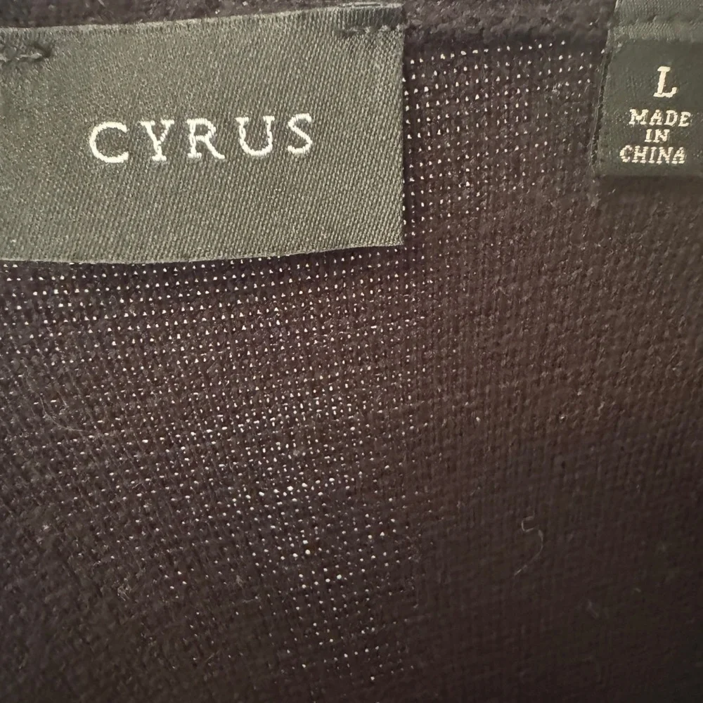 Cyrus Black Open Front Long Cardigan Size: Large - Picture 6 of 7